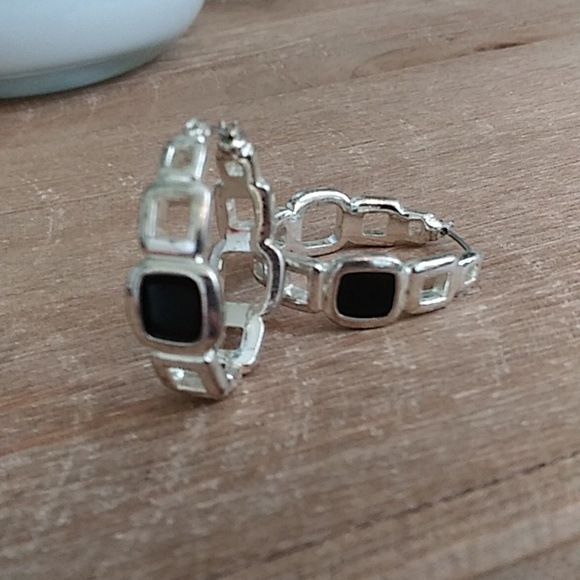 NWOT Silver Hoop Earrings With Black Enamel. - Picture 16 of 17